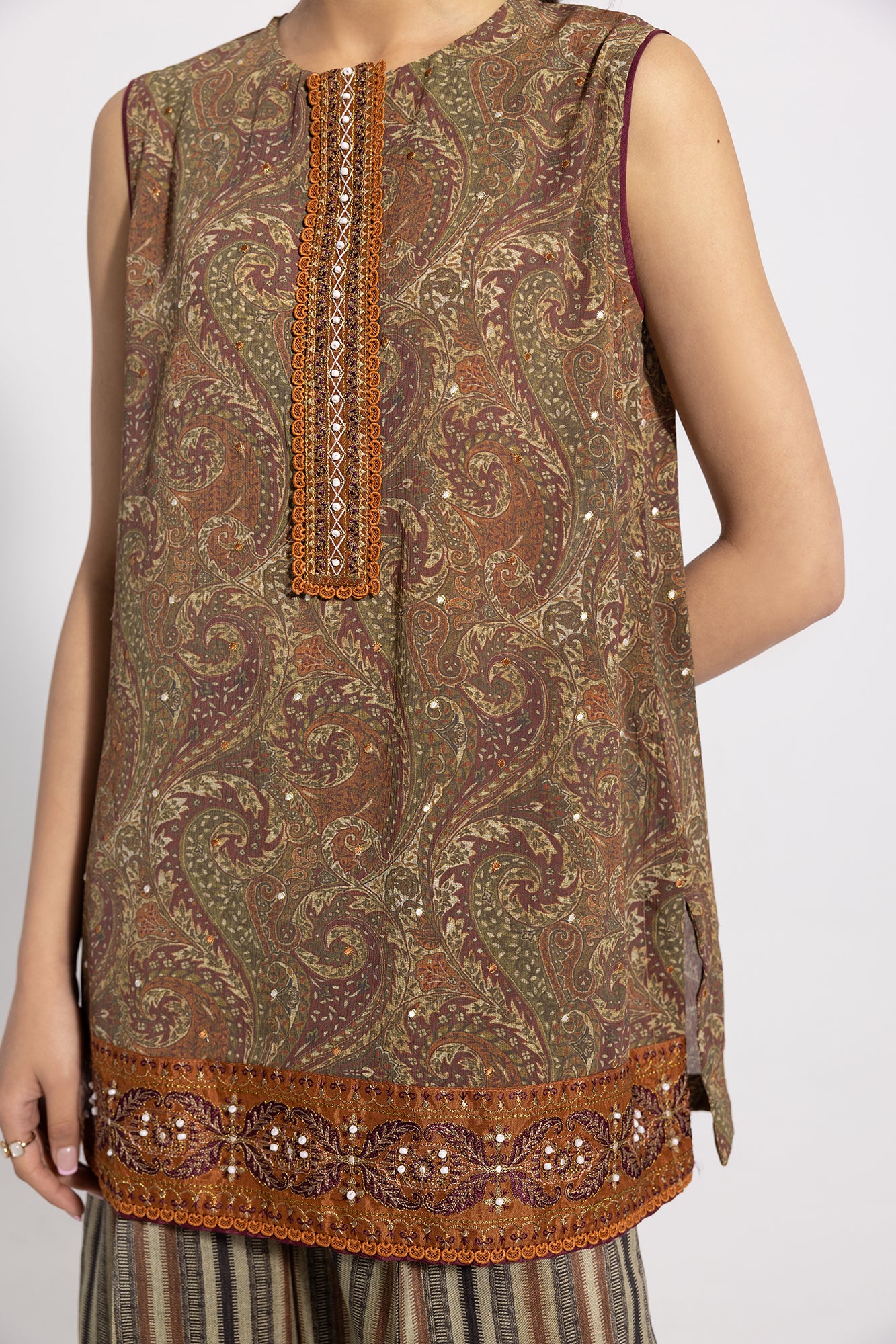 EMBROIDERED KURTI (E0010/119/118)
