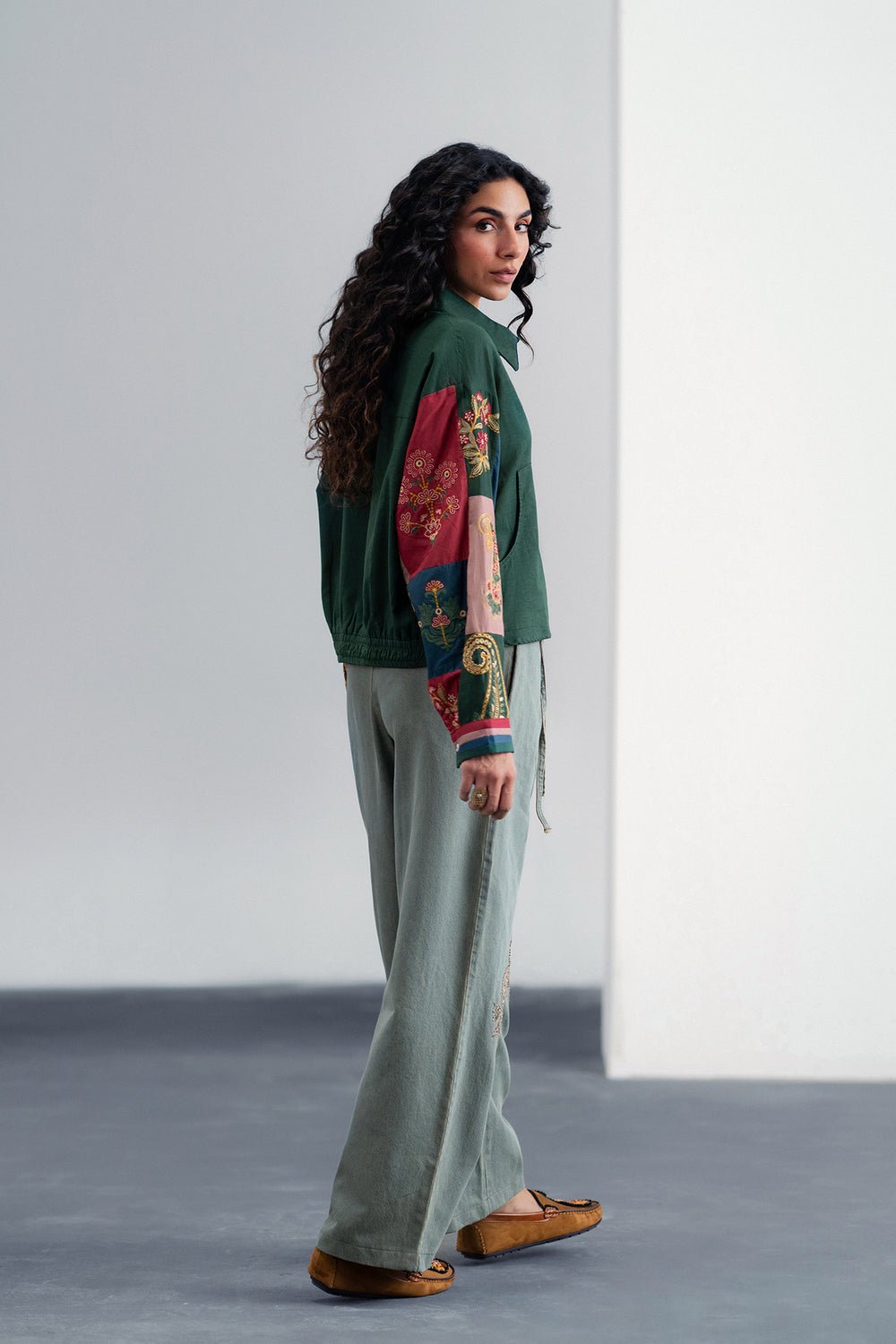 EMBROIDERED SHIRT (E0061/120/705)