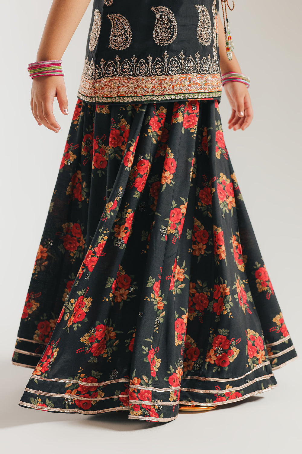 EMBROIDERED SUIT (E0226/415/902)