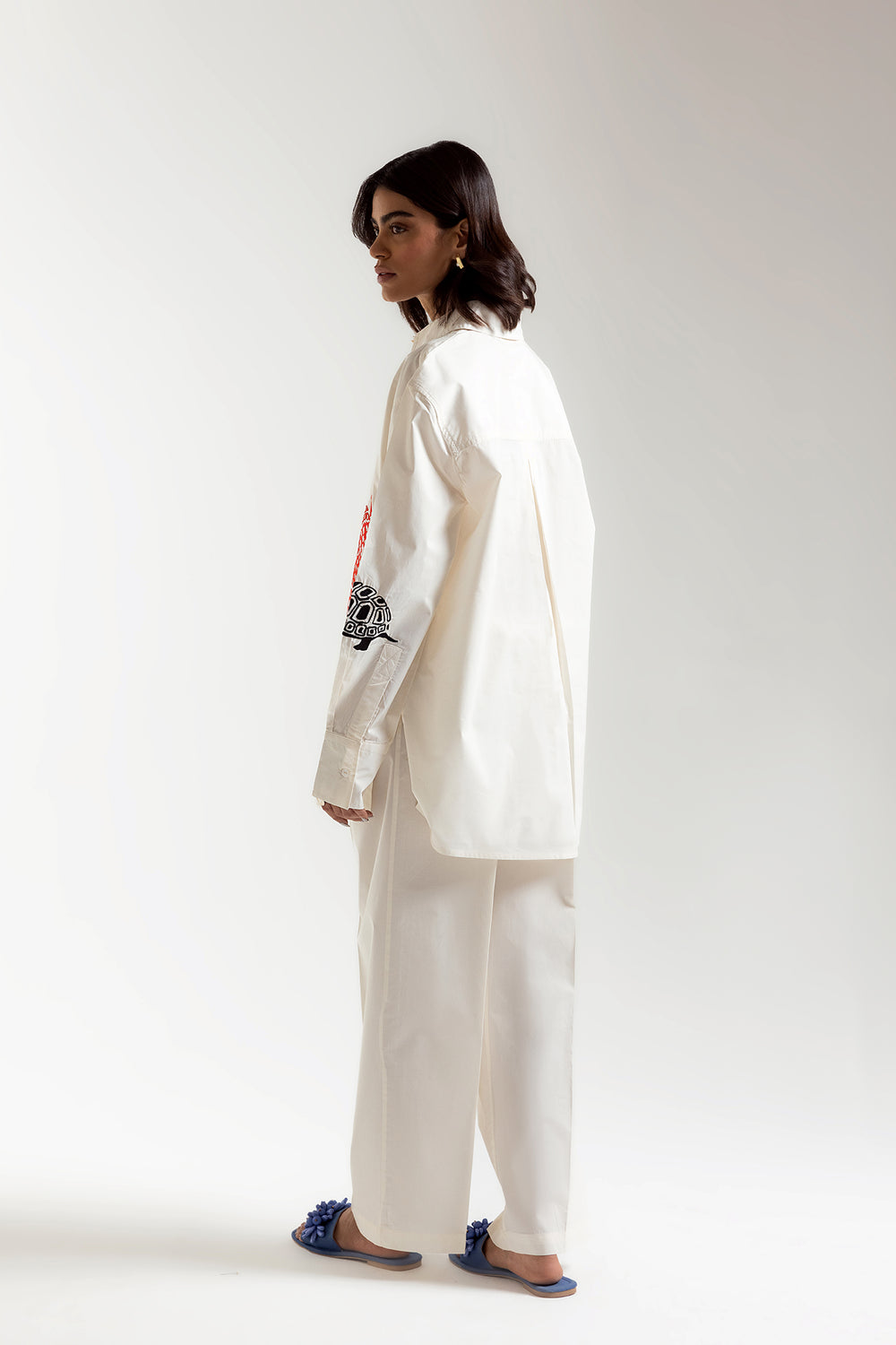 EMBROIDERED SUIT (E106/001/0631)