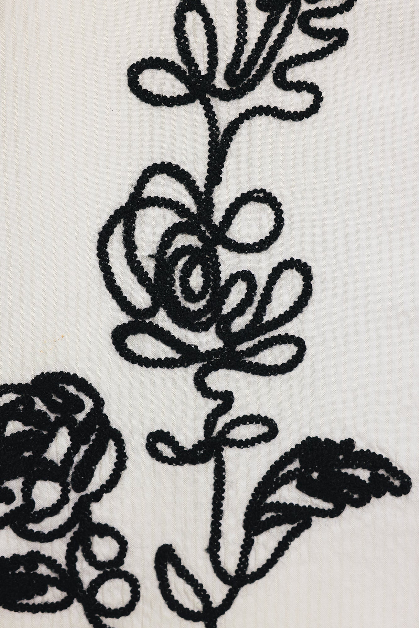 EMBROIDERED SUIT (E106/001/0633)