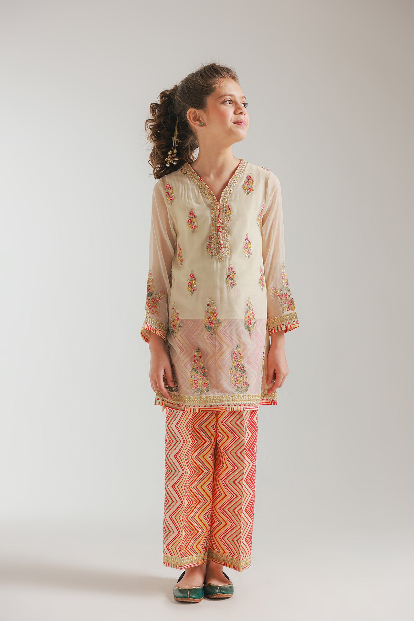 EMBROIDERED SUIT (E0636/404/002)