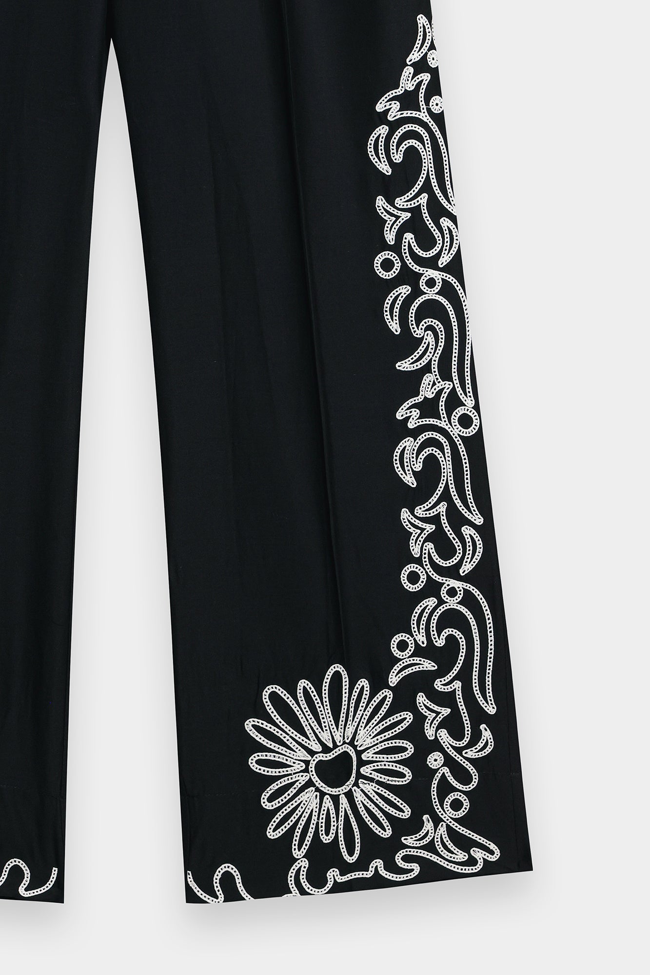 EMBROIDERED SUIT (E0644/106/902)