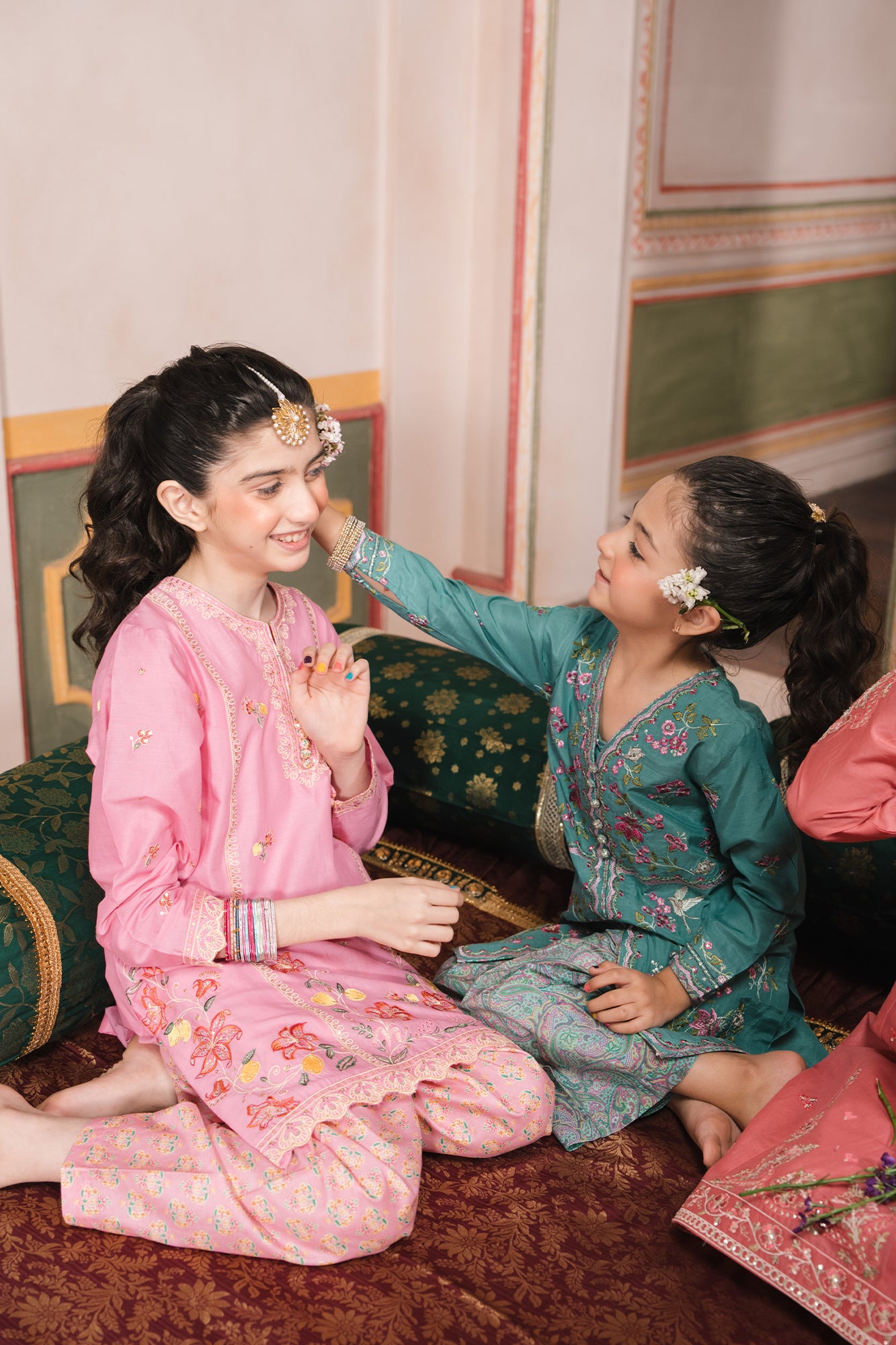 EMBROIDERED SUIT (E0651/404/412)