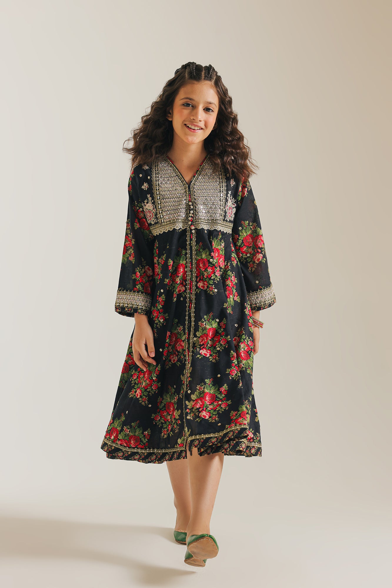 EMBROIDERED PISHWAS (E0662/404/902)