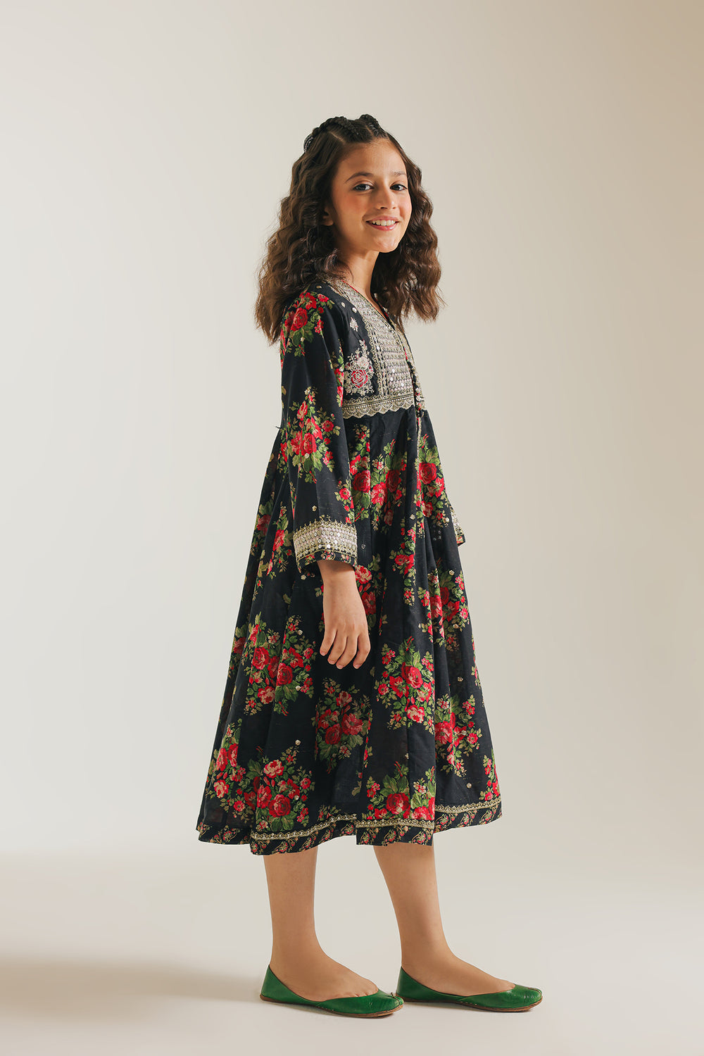 EMBROIDERED PISHWAS (E0662/404/902)