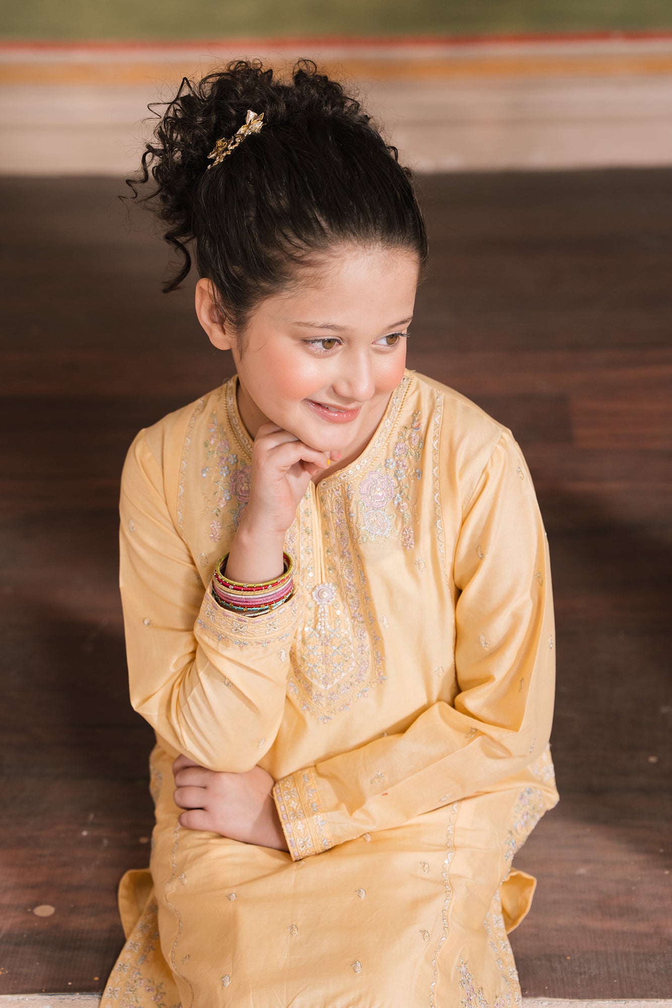 EMBROIDERED SUIT (E0675/404/225)