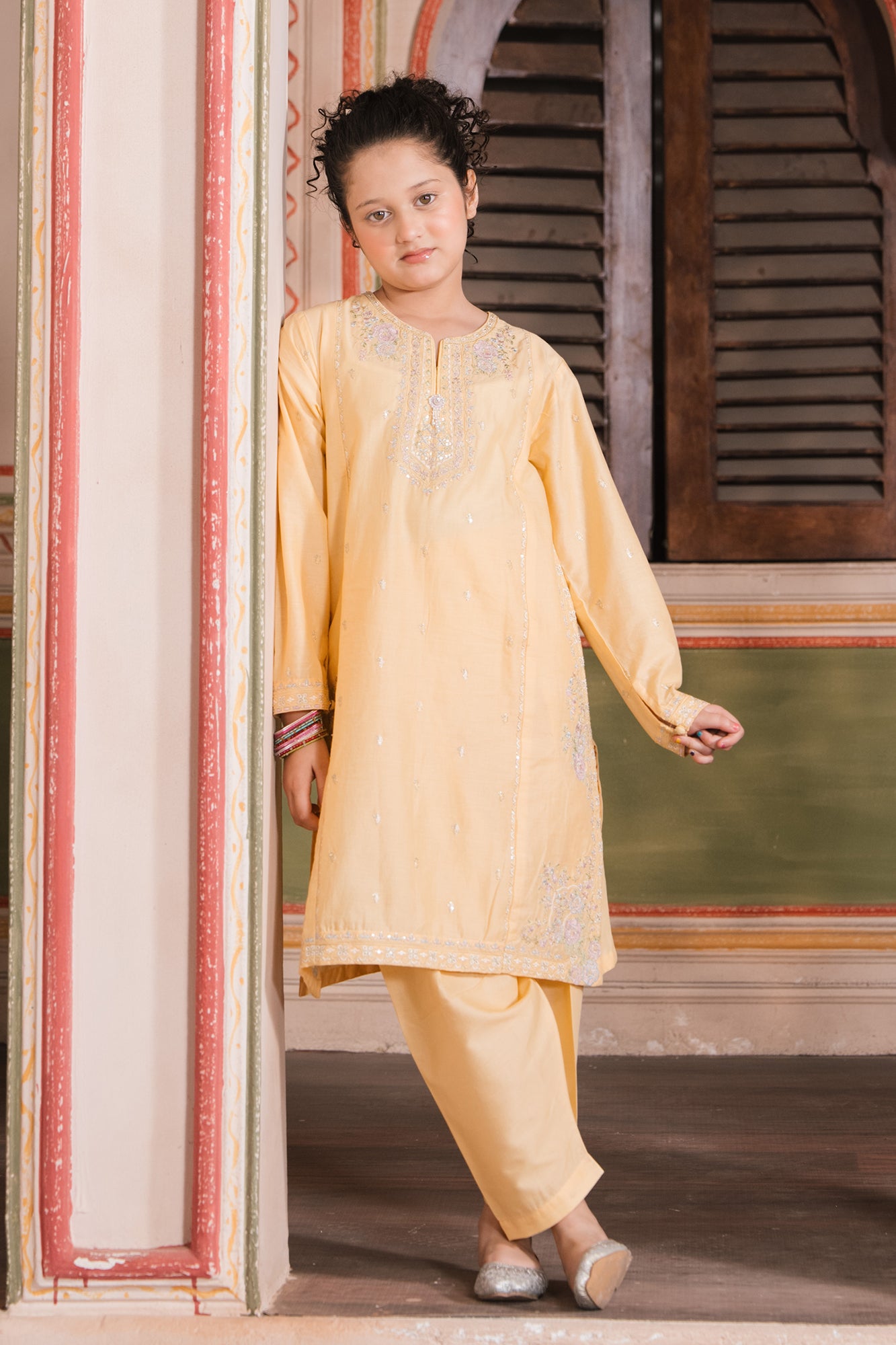 EMBROIDERED SUIT (E0675/404/225)