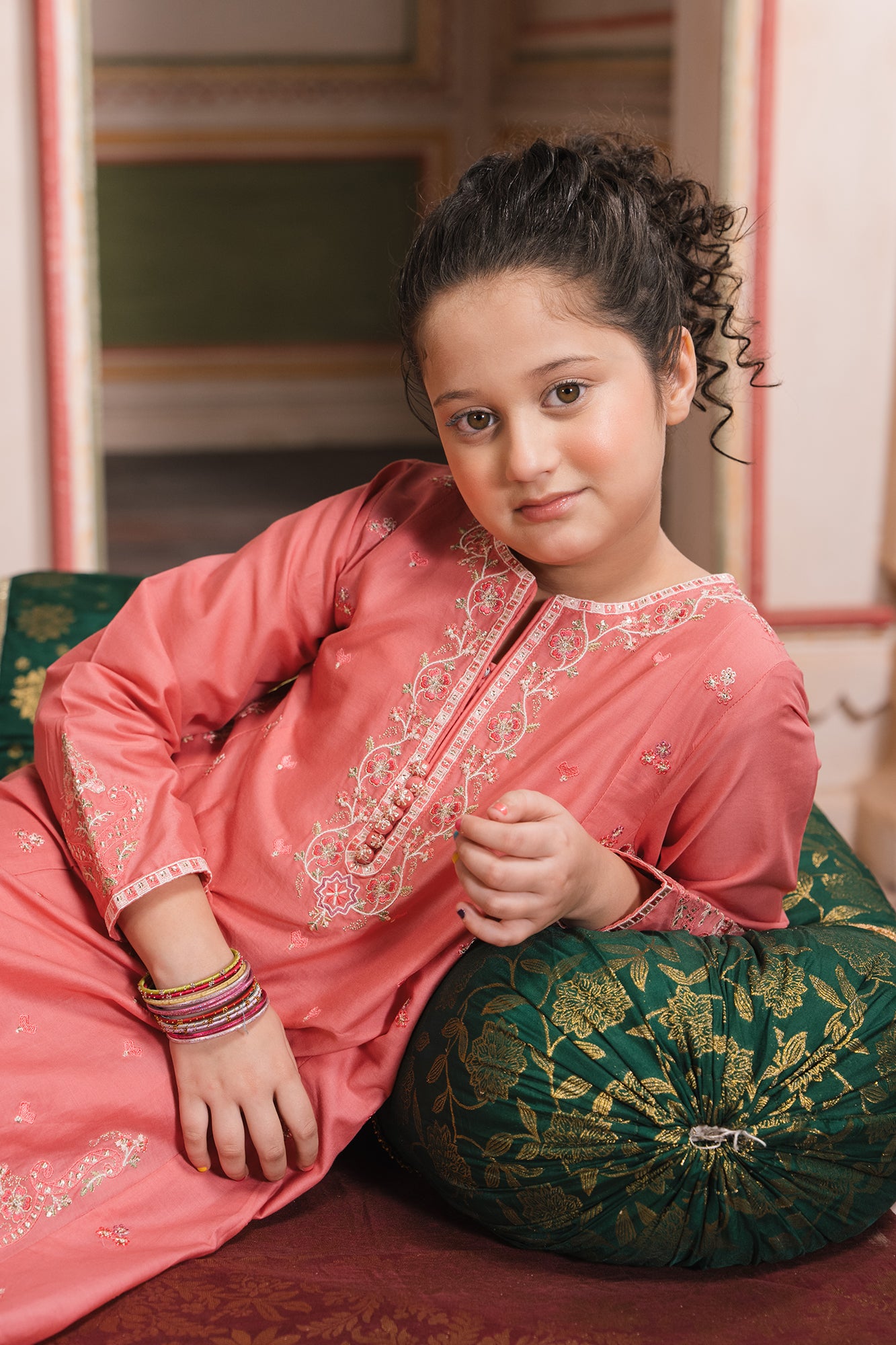 EMBROIDERED SUIT (E0680/404/313)