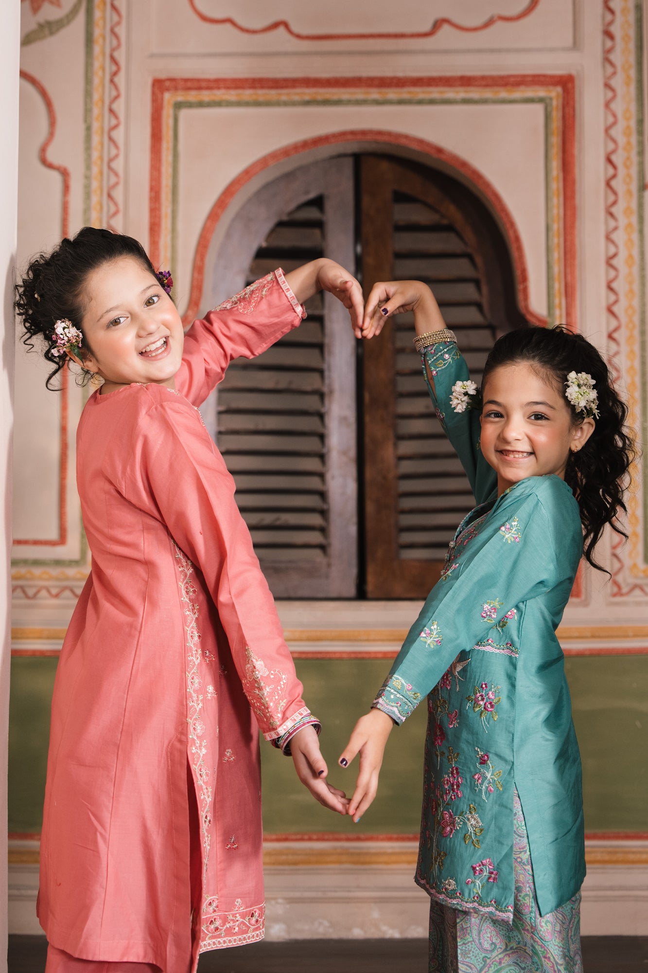 EMBROIDERED SUIT (E0680/404/313)