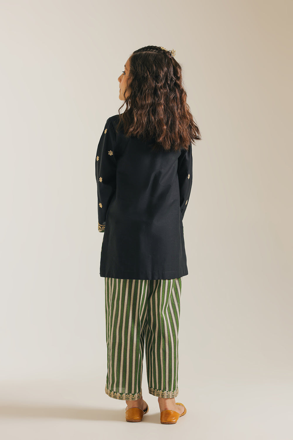 EMBROIDERED SUIT (E0685/404/902)