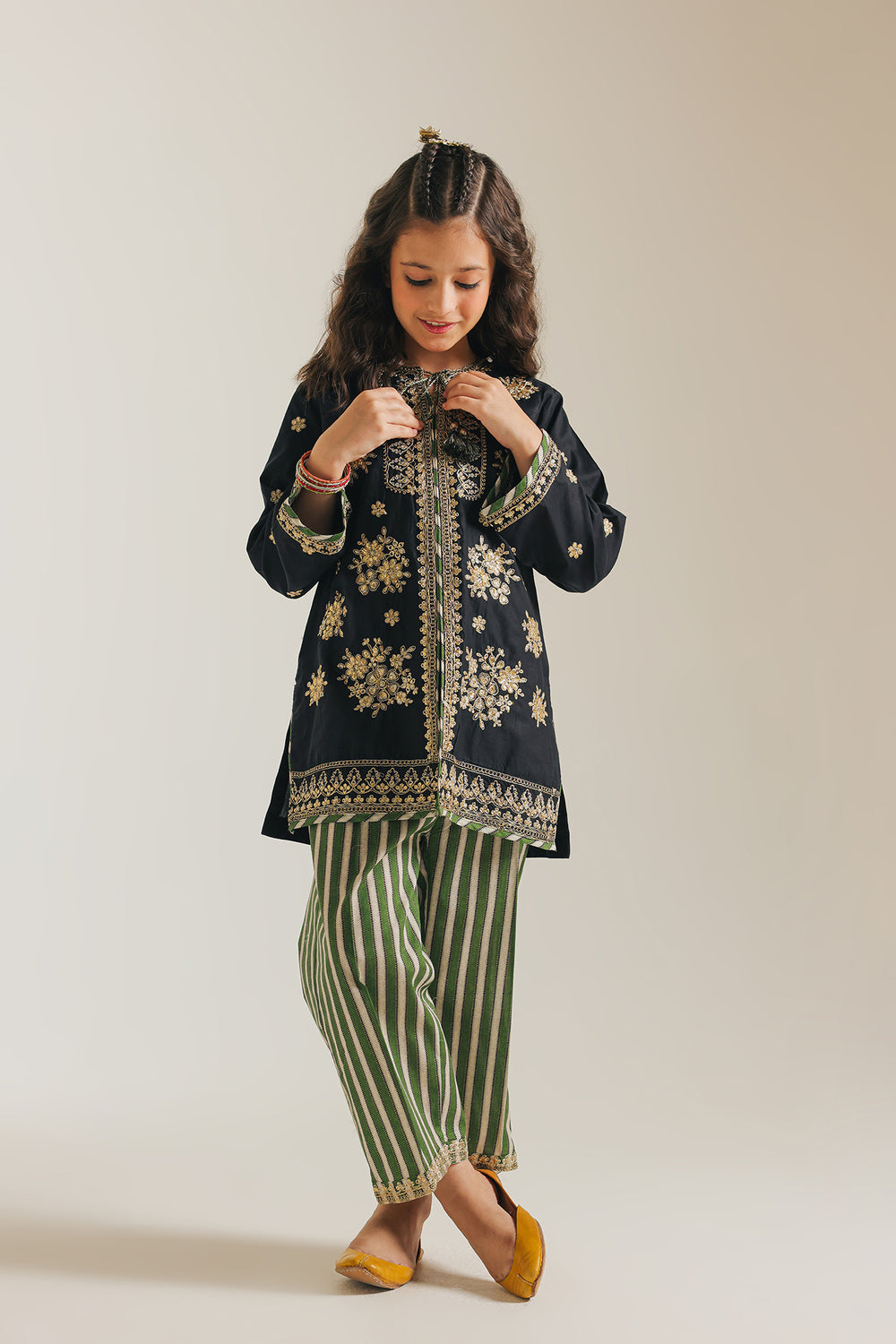 EMBROIDERED SUIT (E0685/404/902)