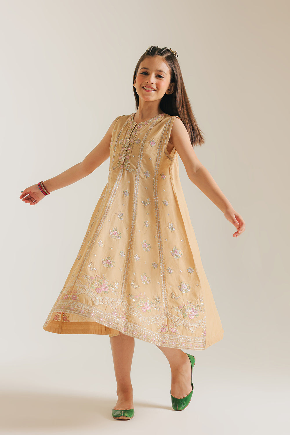 EMBROIDERED DRESS (E0689/404/225)