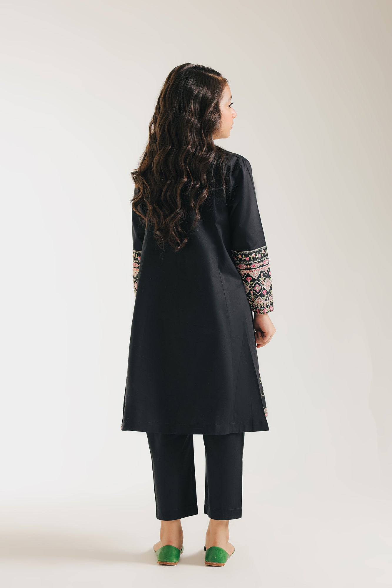 EMBROIDERED SUIT (E0703/404/902)