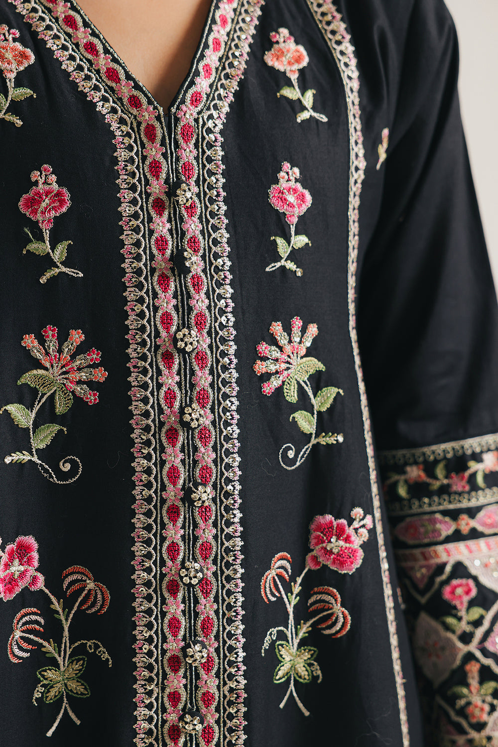EMBROIDERED SUIT (E0703/404/902)