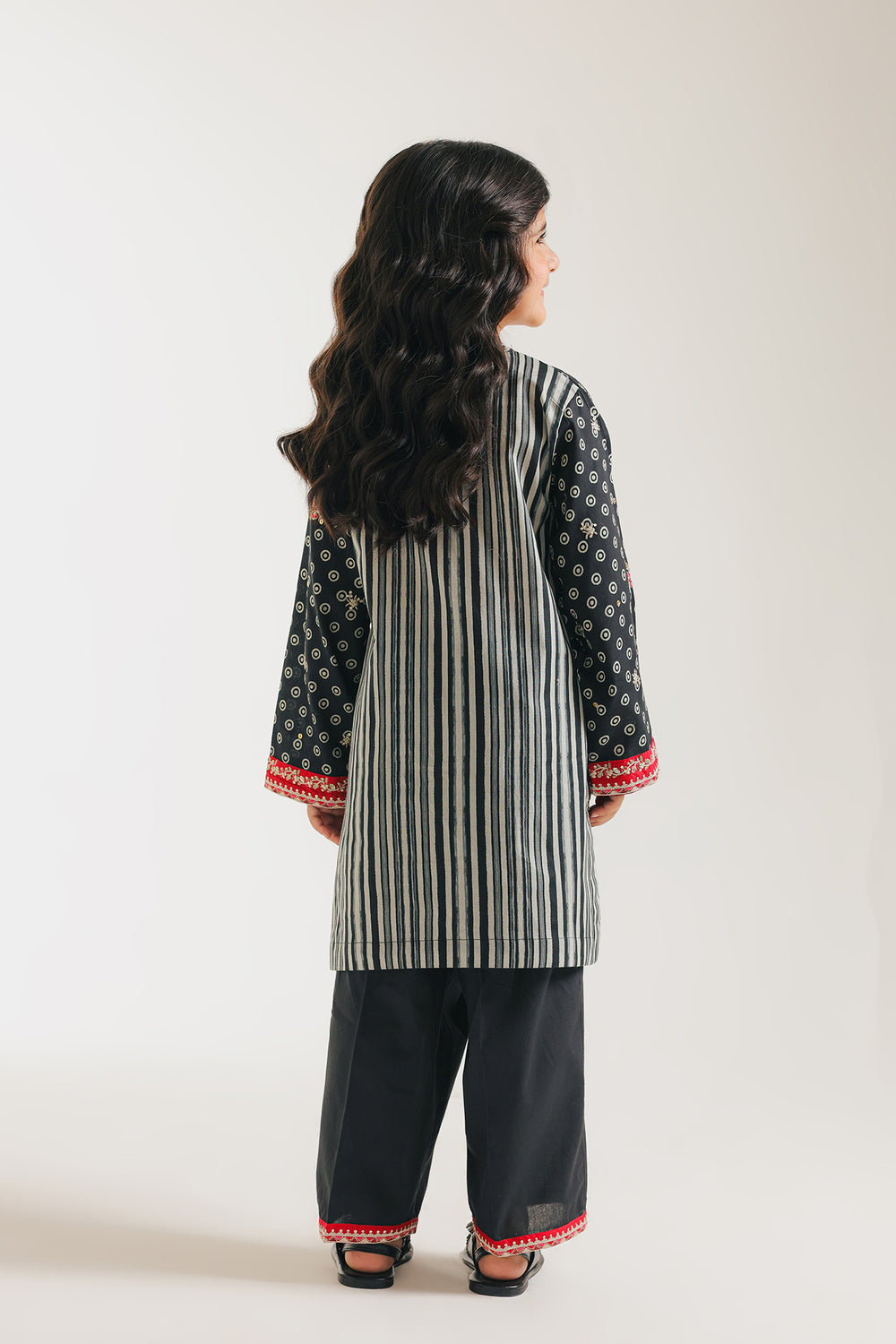 EMBROIDERED SUIT (E0706/404/901)