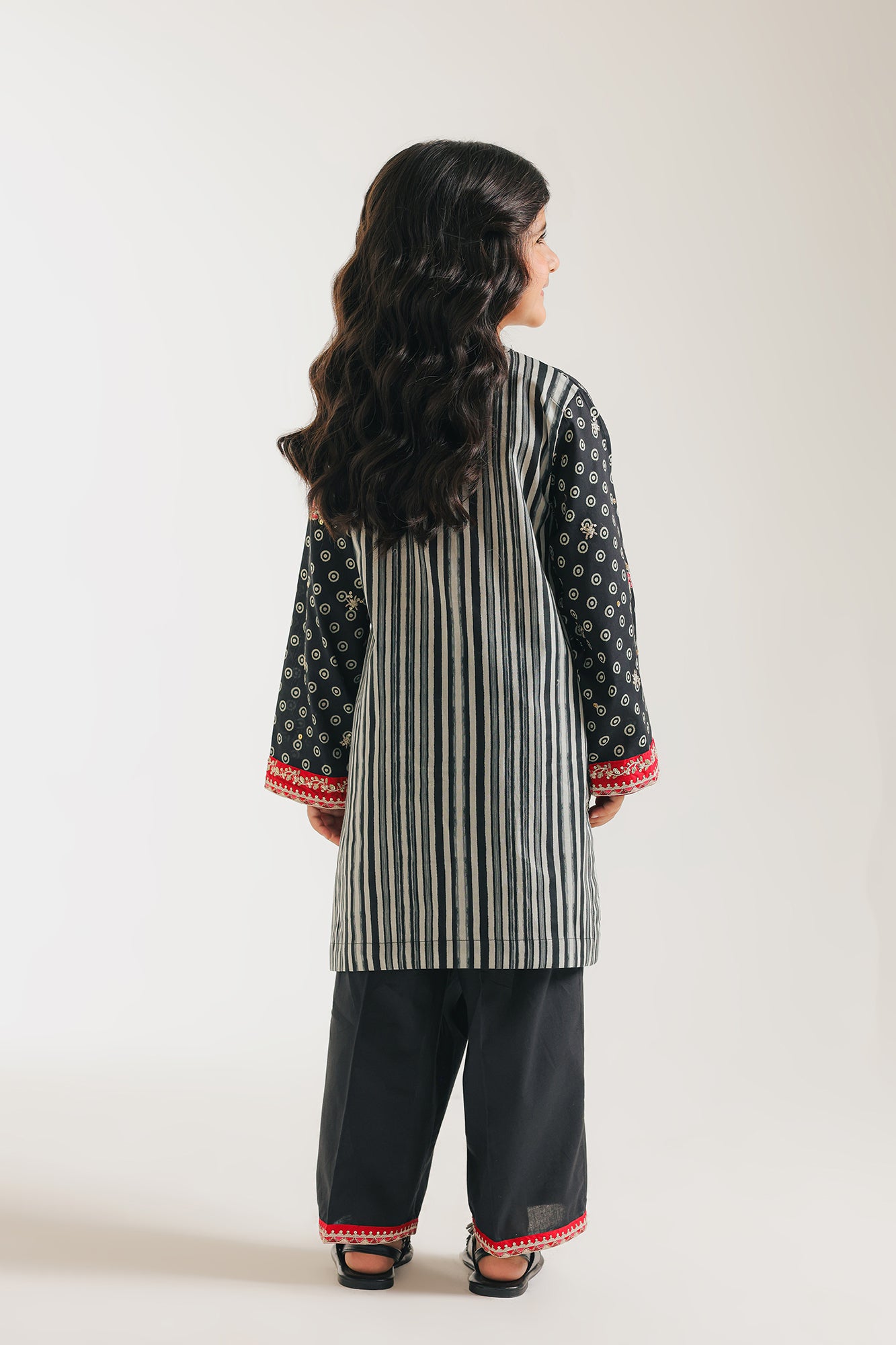 EMBROIDERED SUIT (E0706/404/901)