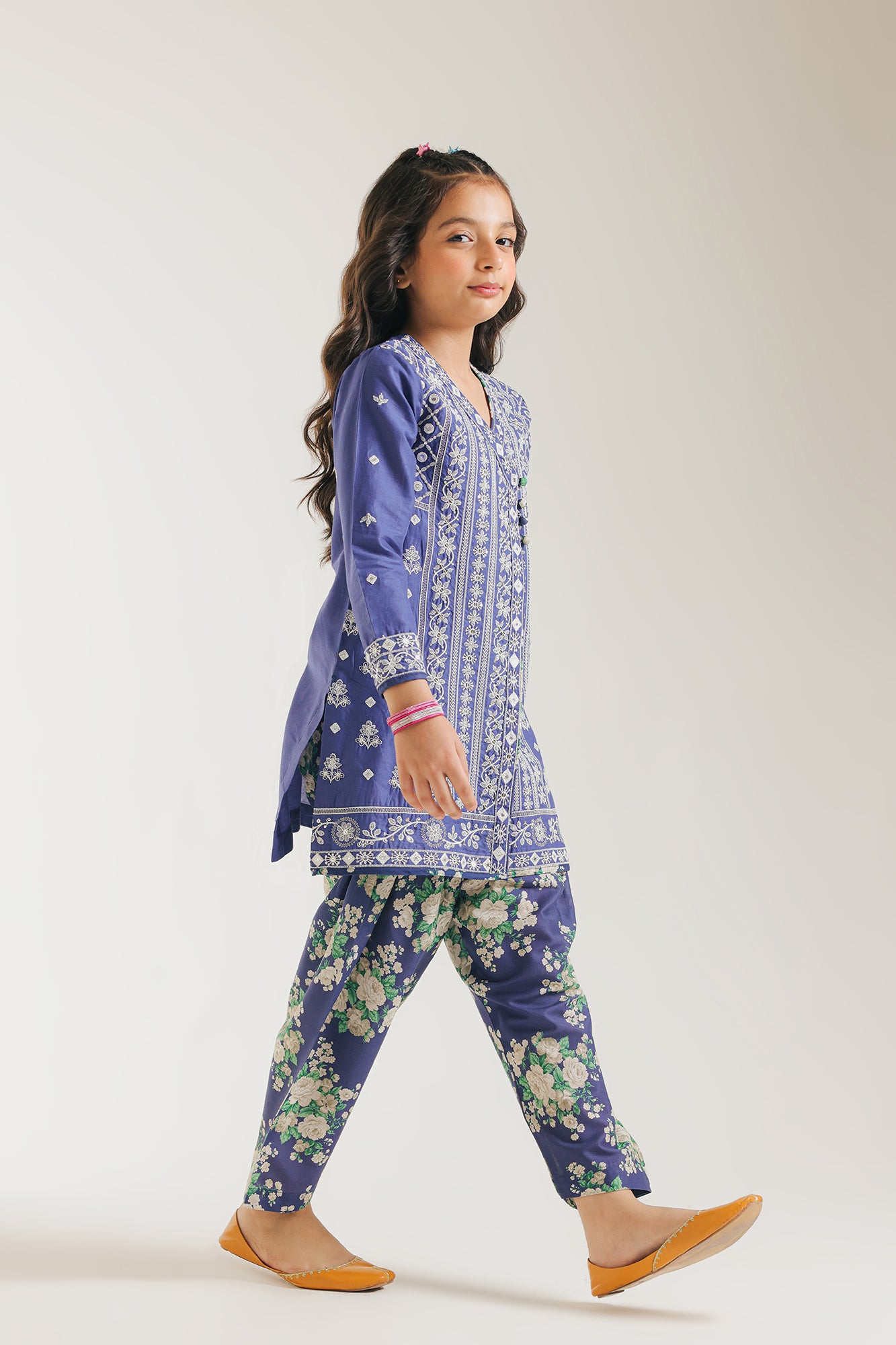 EMBROIDERED SUIT (E0707/404/622)