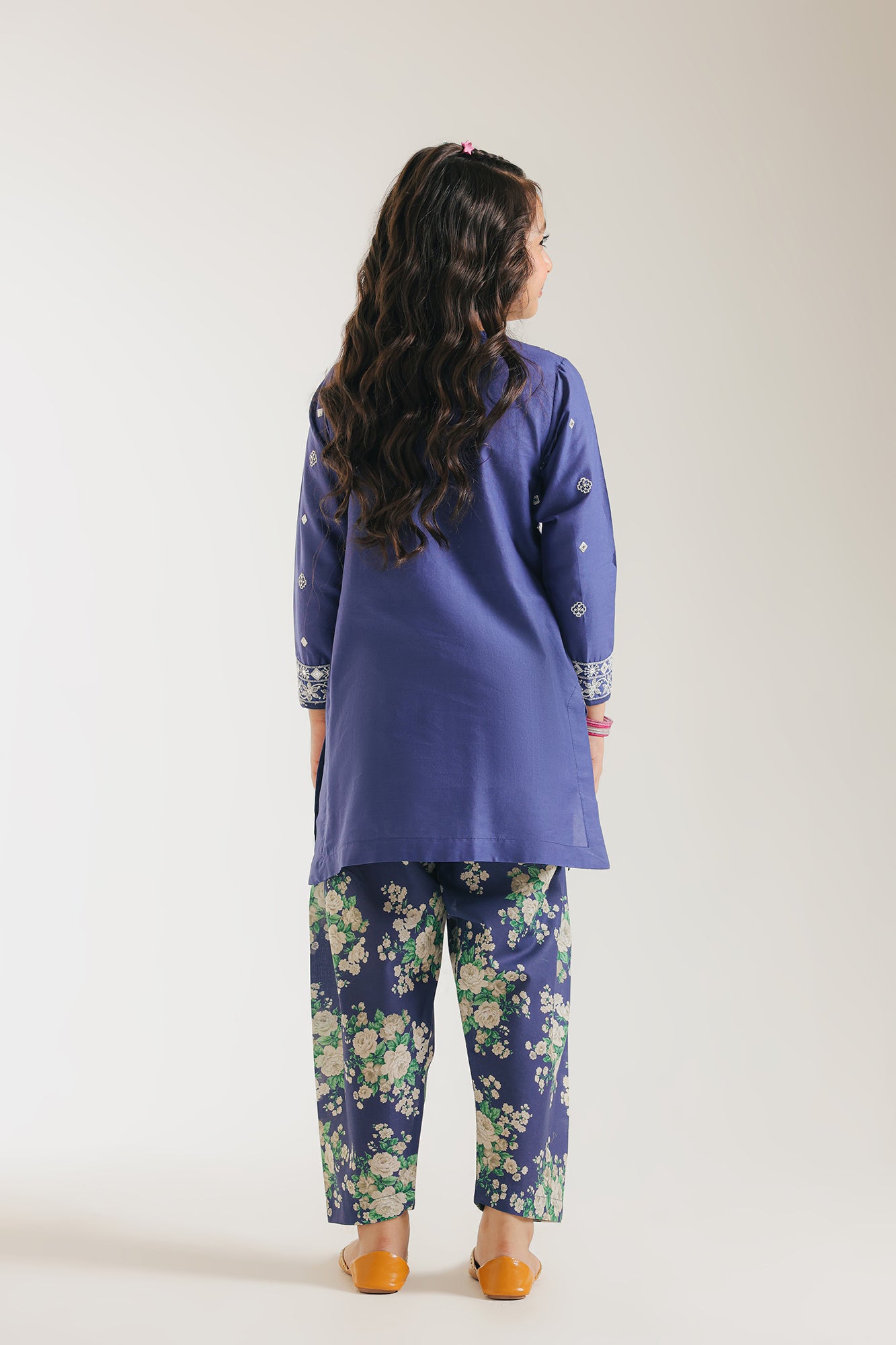 EMBROIDERED SUIT (E0707/404/622)