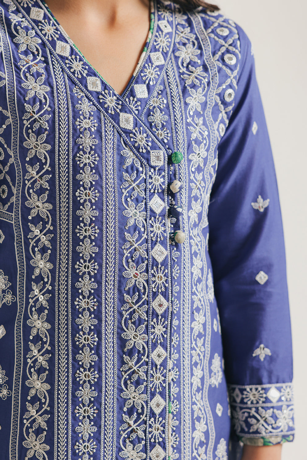 EMBROIDERED SUIT (E0707/404/622)