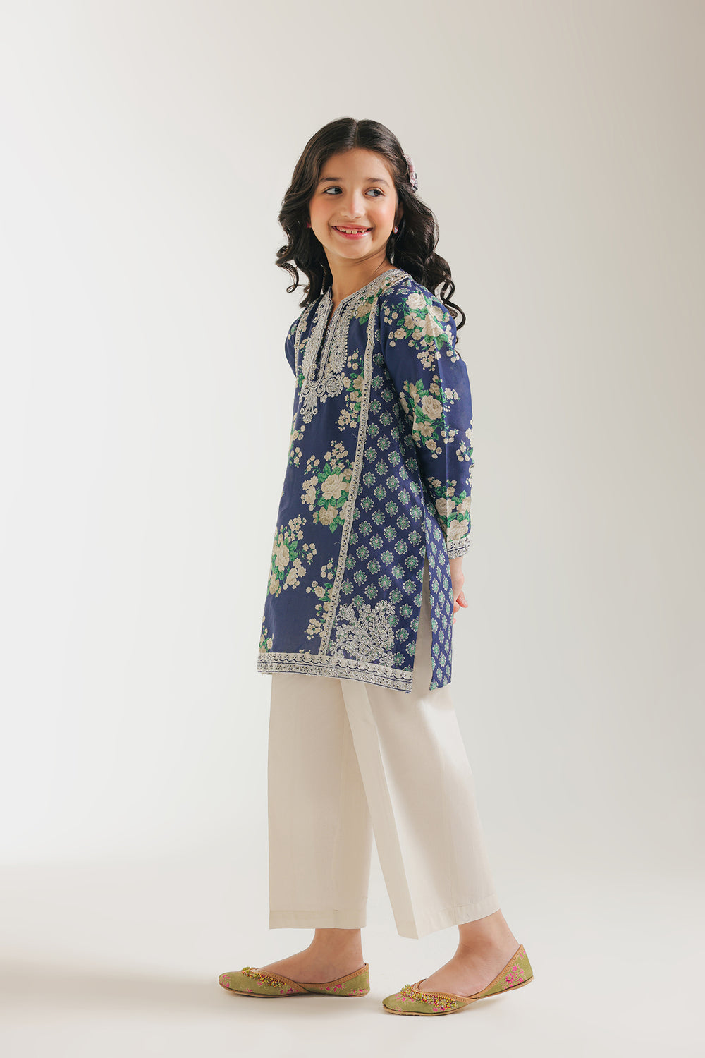 EMBROIDERED SUIT (E404/603/0708)