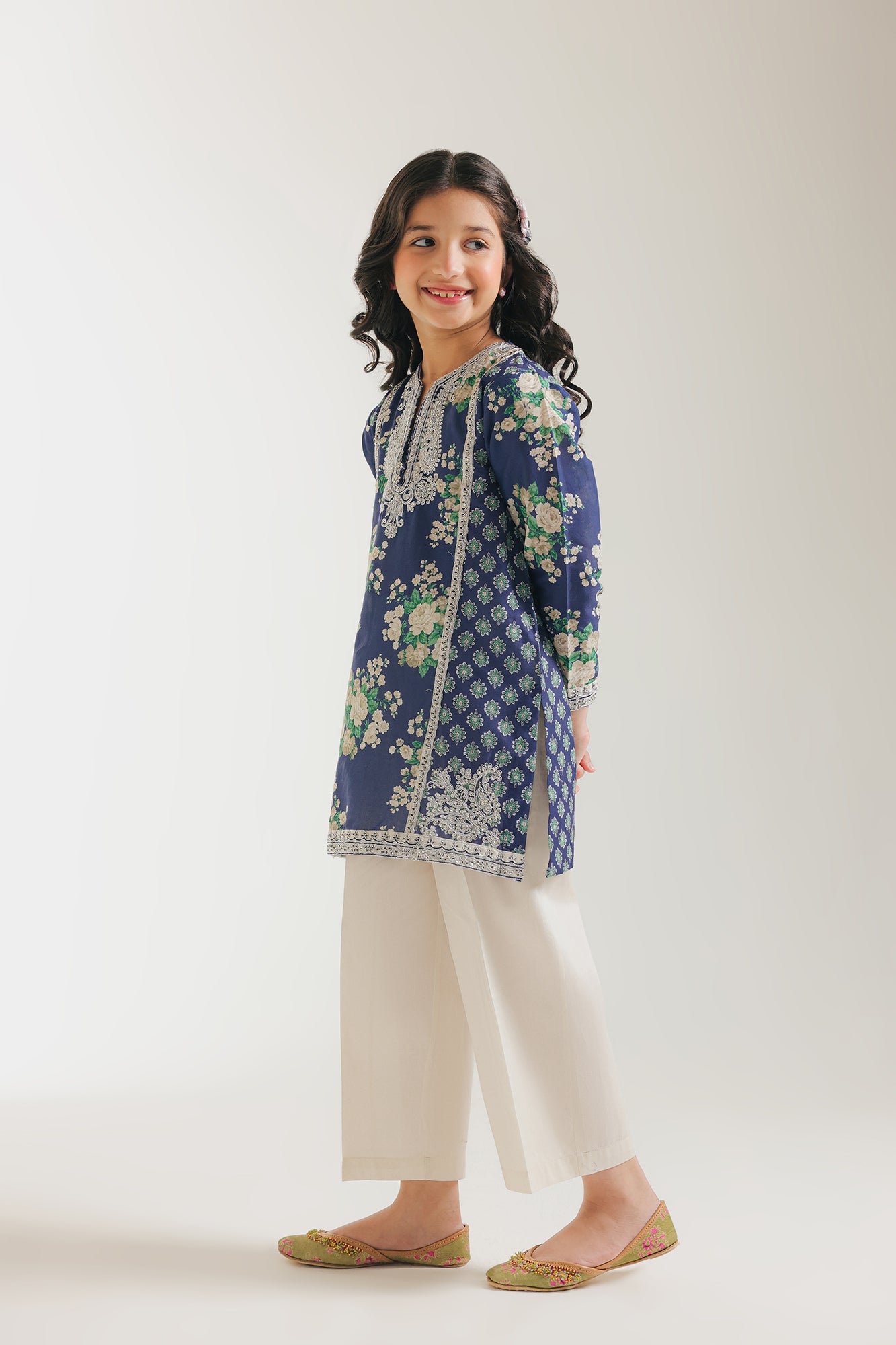 EMBROIDERED SUIT (E404/603/0708)