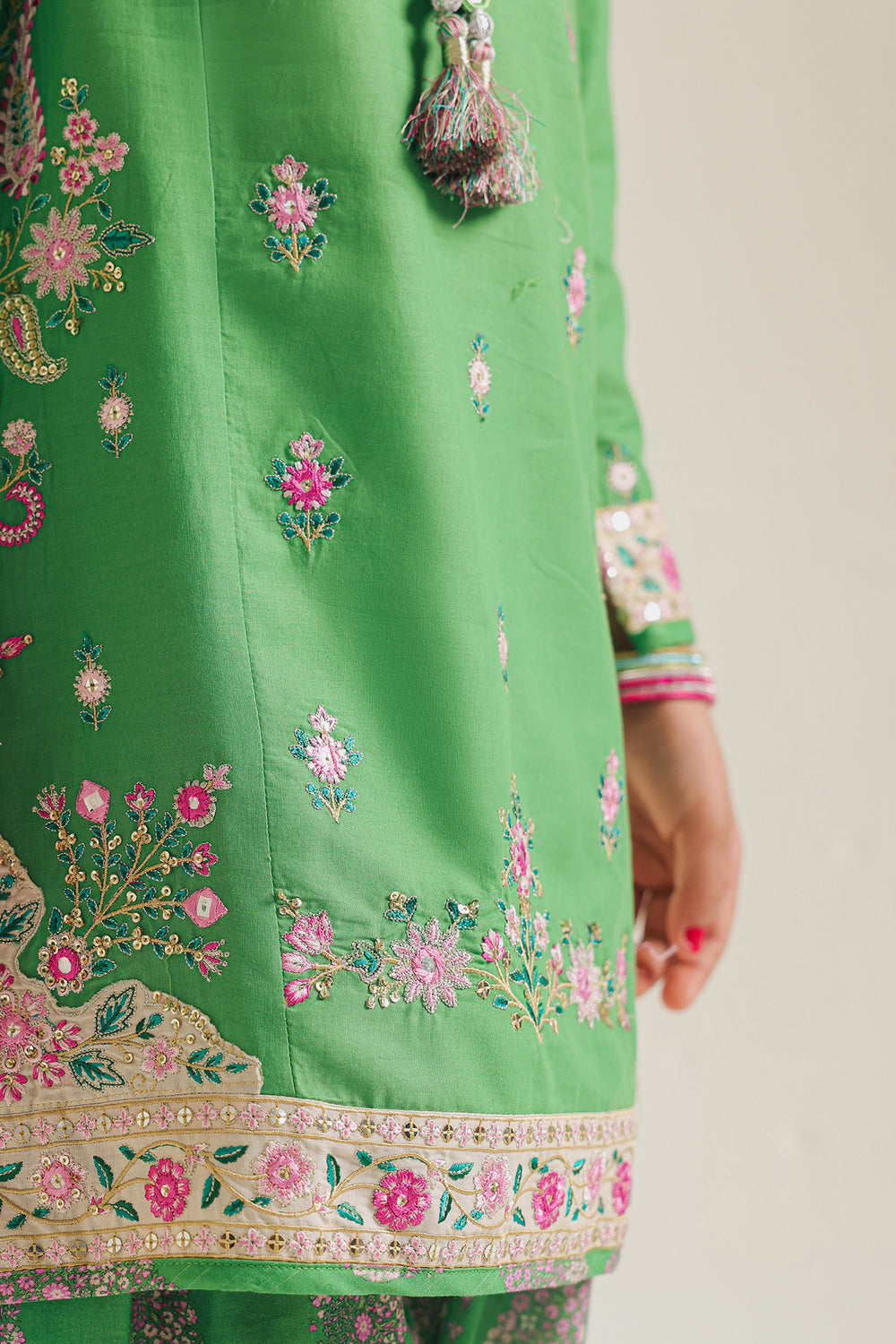 EMBROIDERED SUIT (E404/709/0720)