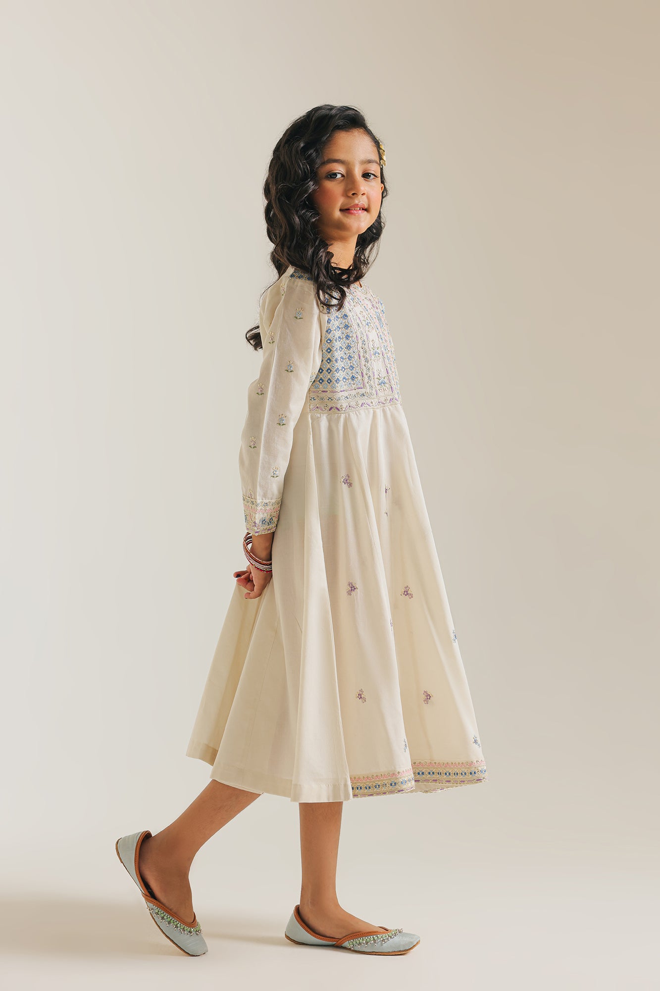 EMBROIDERED DRESS (E404/002/0722)