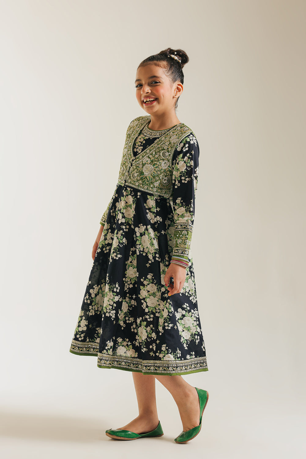 EMBROIDERED PISHWAS (E0730/404/902)