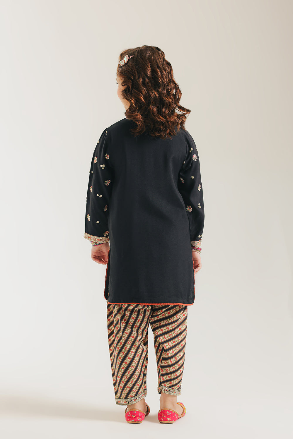 EMBROIDERED SUIT (E0813/404/902)