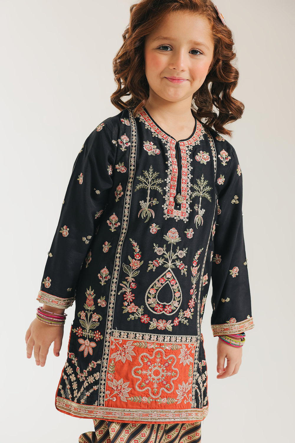 EMBROIDERED SUIT (E0813/404/902)