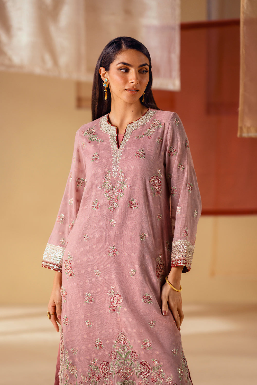 EMBROIDERED SUIT (E0834/104/326)