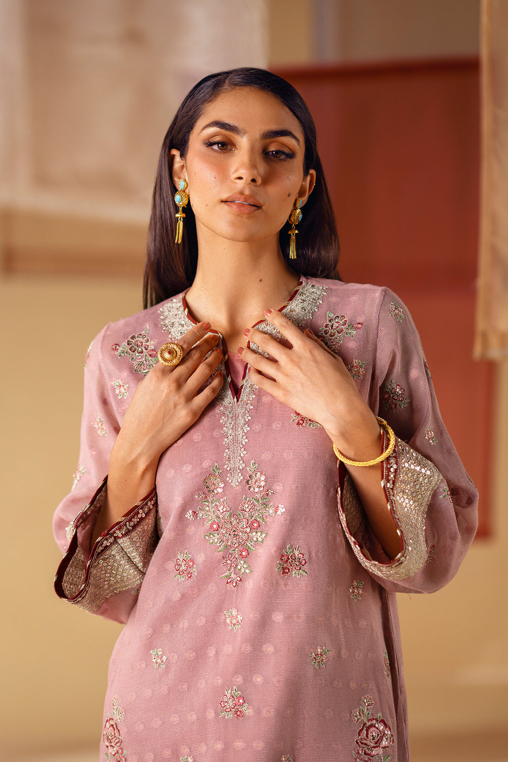 EMBROIDERED SUIT (E0834/104/326)