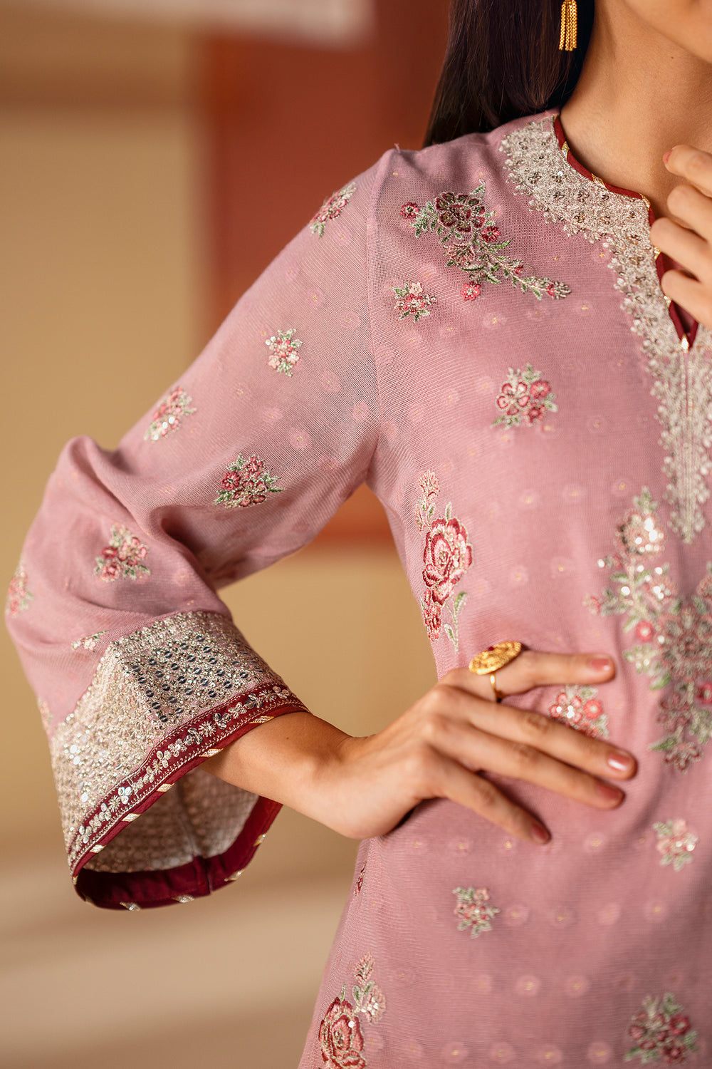 EMBROIDERED SUIT (E0834/104/326)