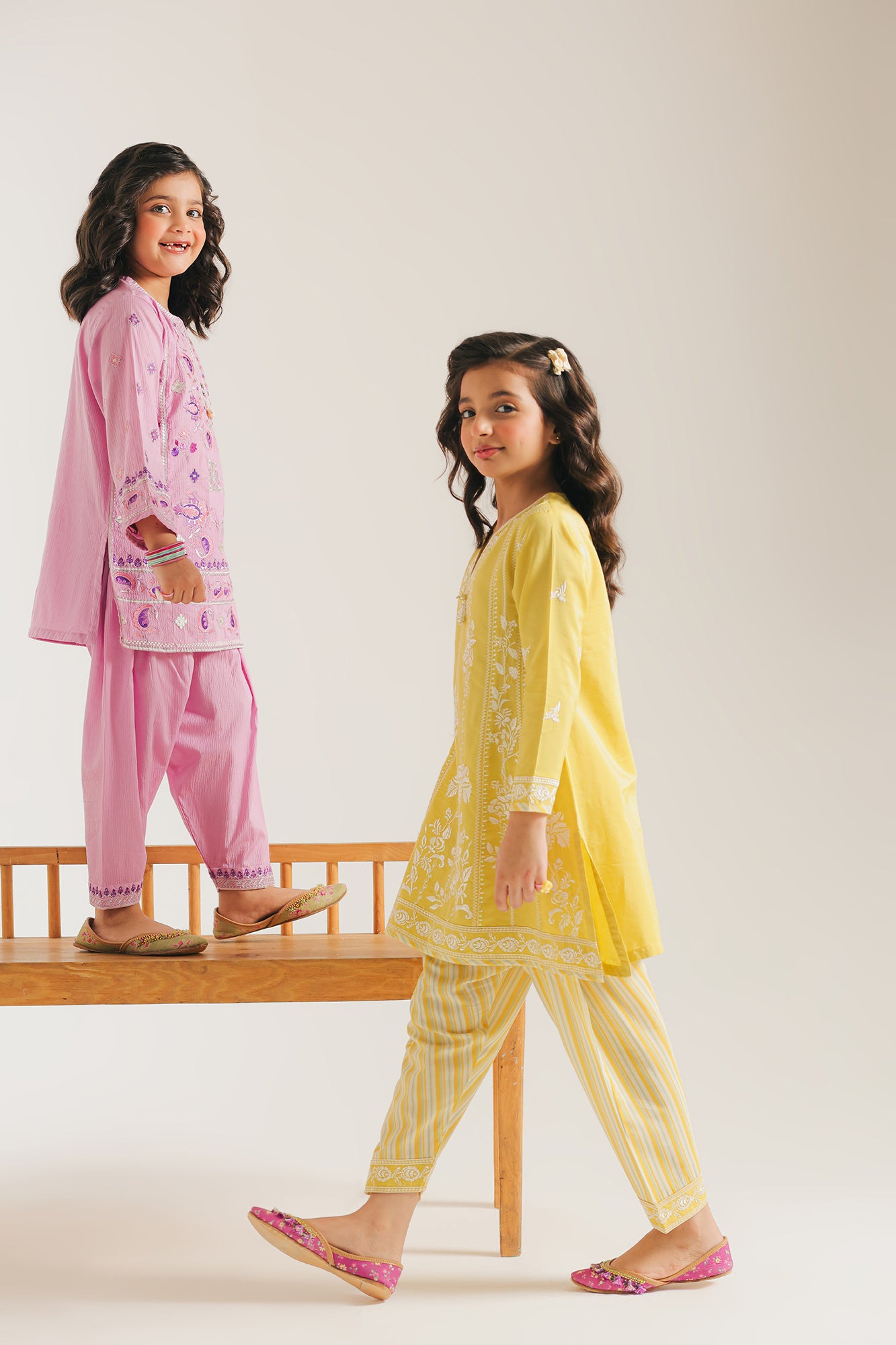 EMBROIDERED SUIT (E0848/404/109)