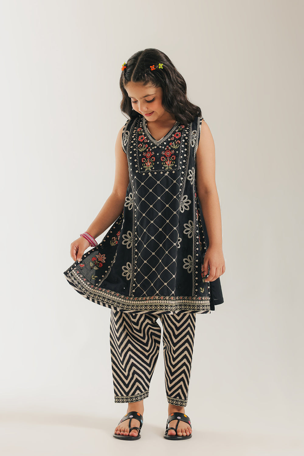 EMBROIDERED SUIT (E0856/404/902)