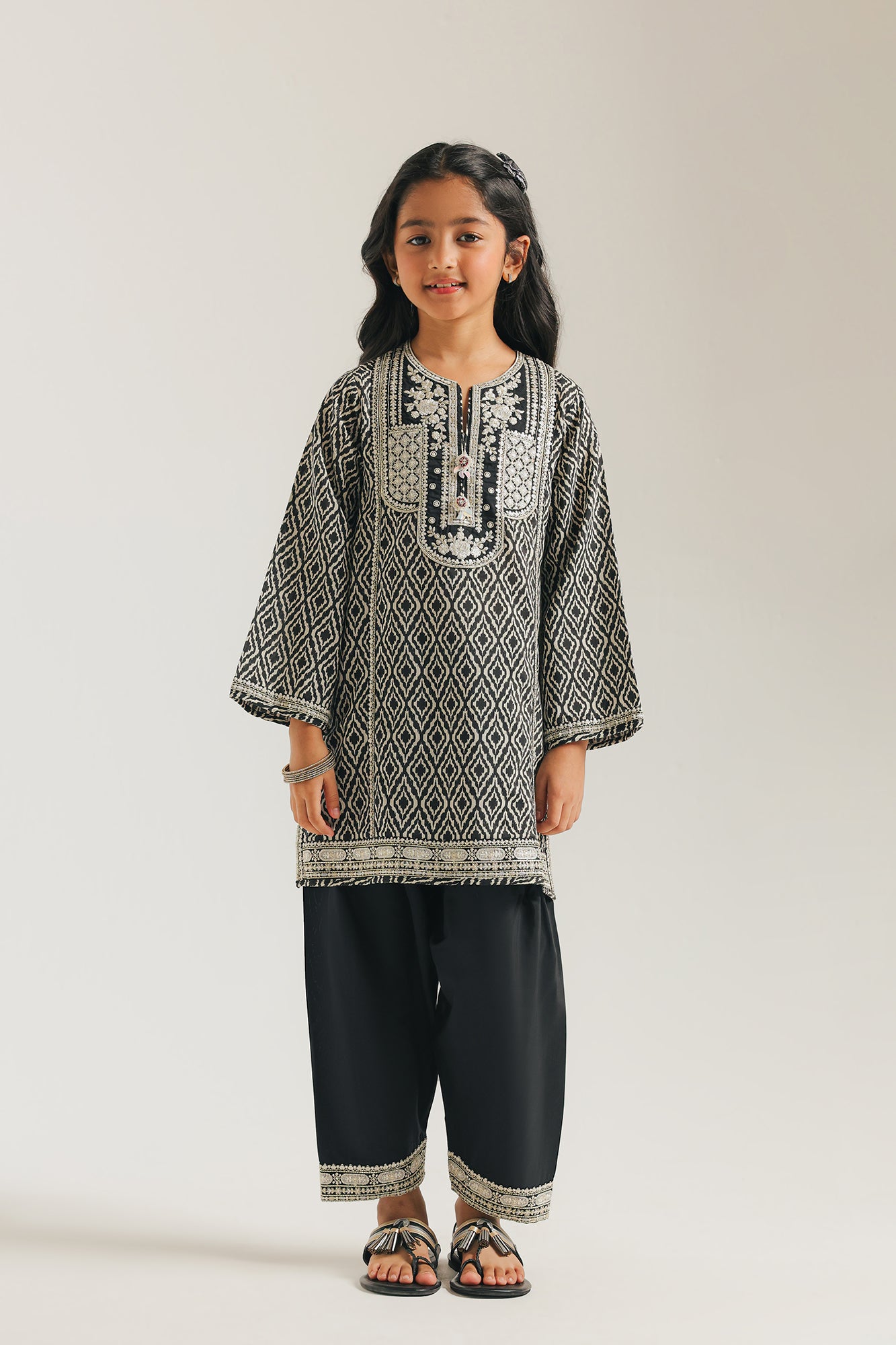 EMBROIDERED SUIT (E0861/404/902)