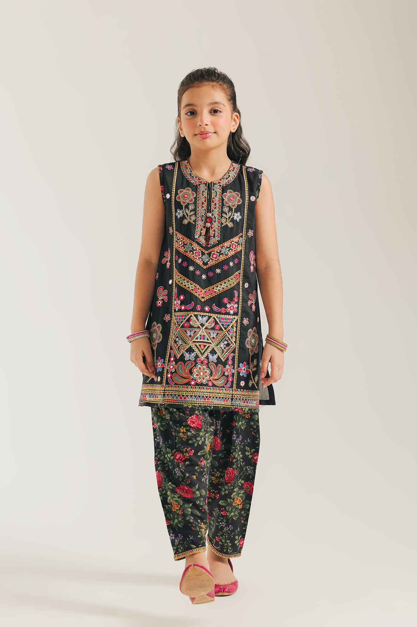 EMBROIDERED SUIT (E0864/404/902)