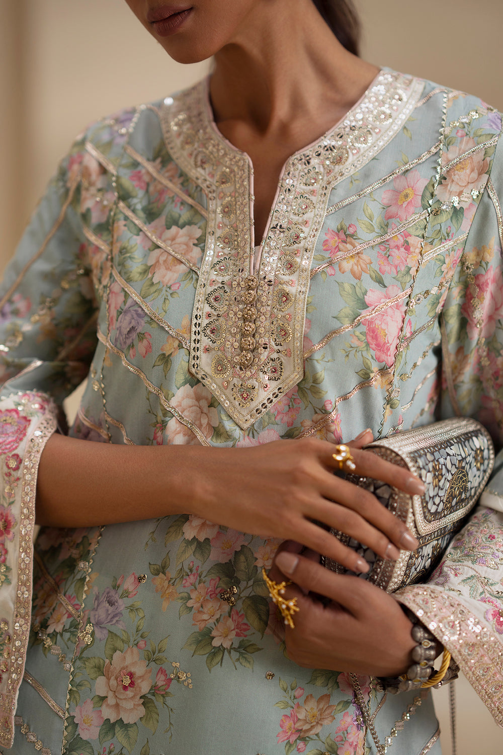 EMBROIDERED SUIT (E0917/104/721)
