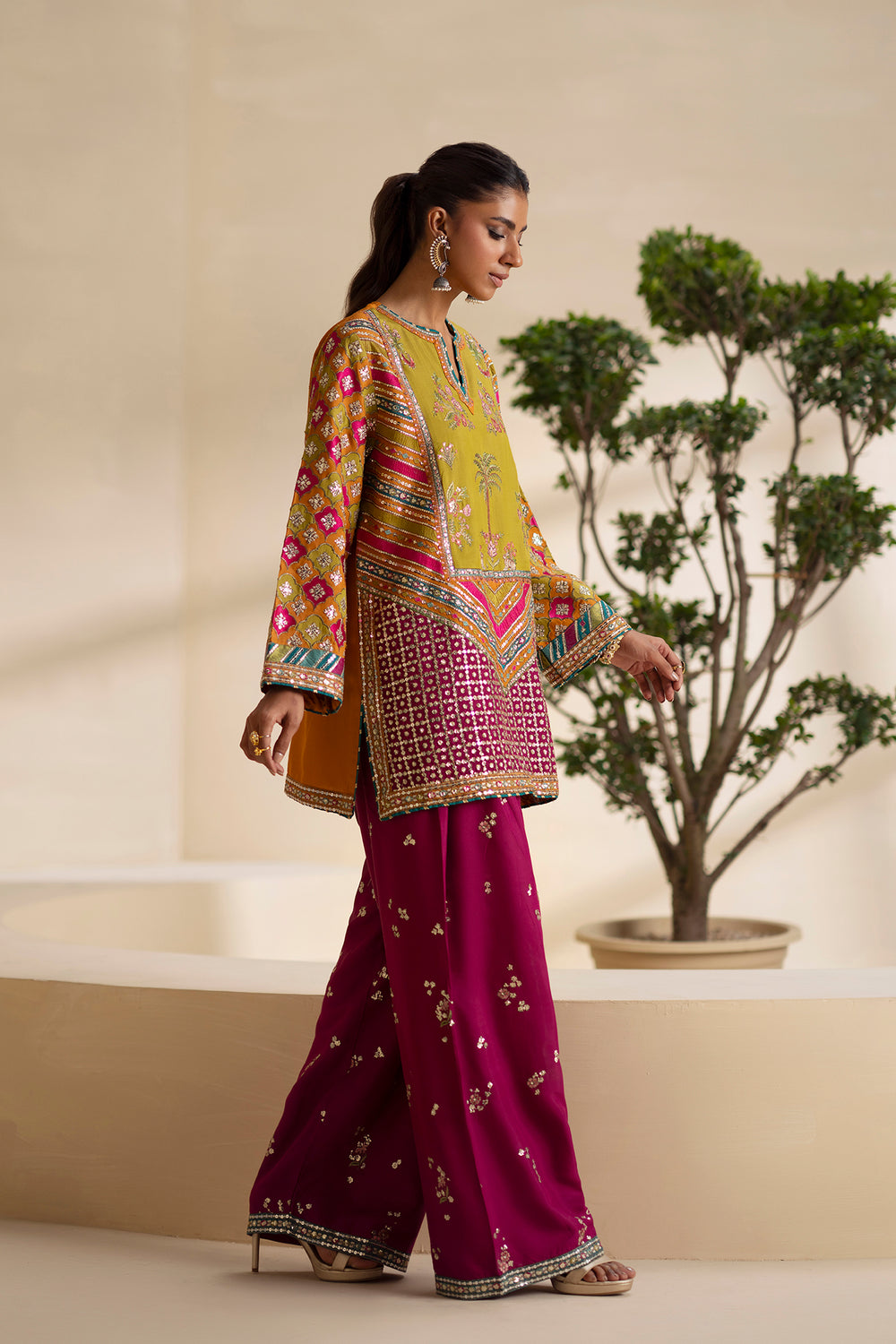 EMBROIDERED SUIT (E0918/104/111)