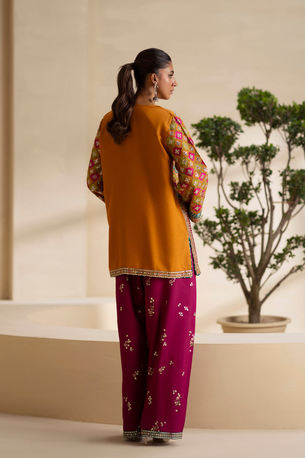 EMBROIDERED SUIT (E0918/104/111)