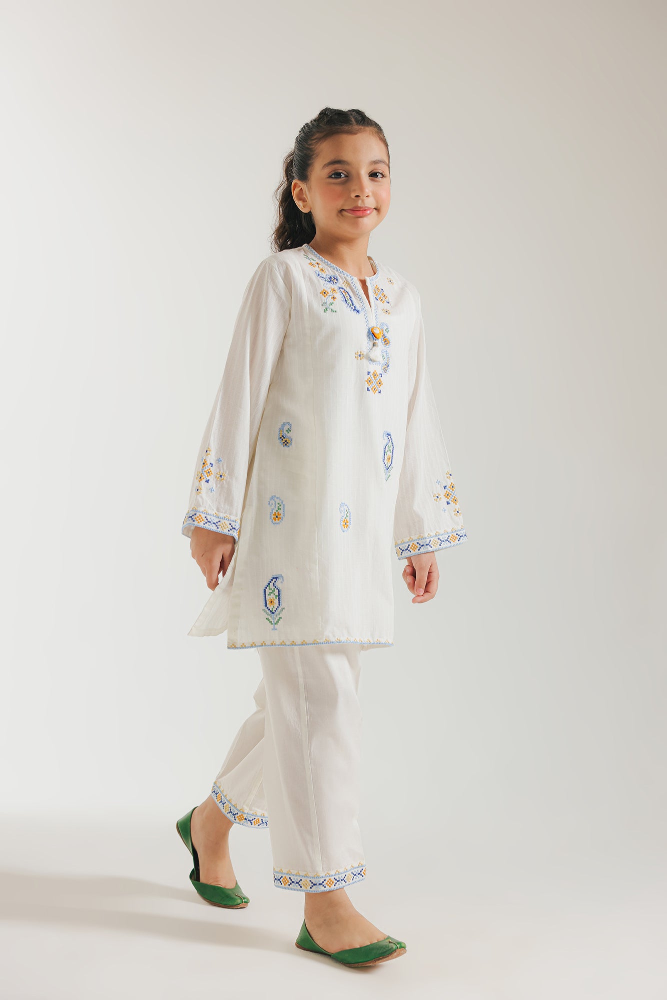 EMBROIDERED SUIT (E1023/402/001)