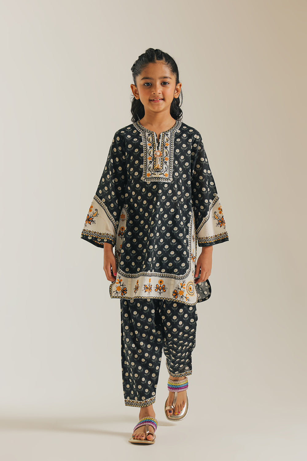 EMBROIDERED SUIT (E402/902/1031)