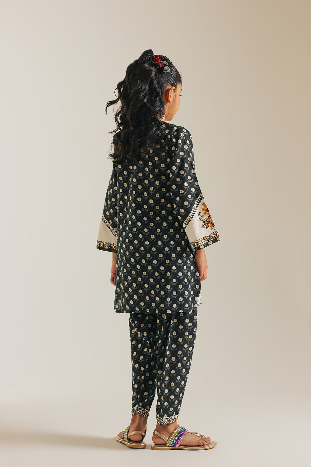 EMBROIDERED SUIT (E402/902/1031)