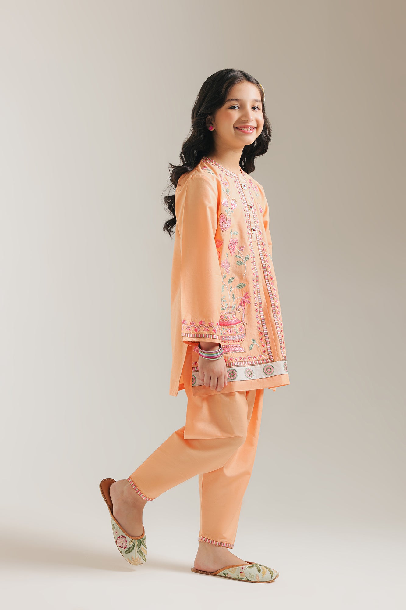 EMBROIDERED SUIT (E402/214/1037)