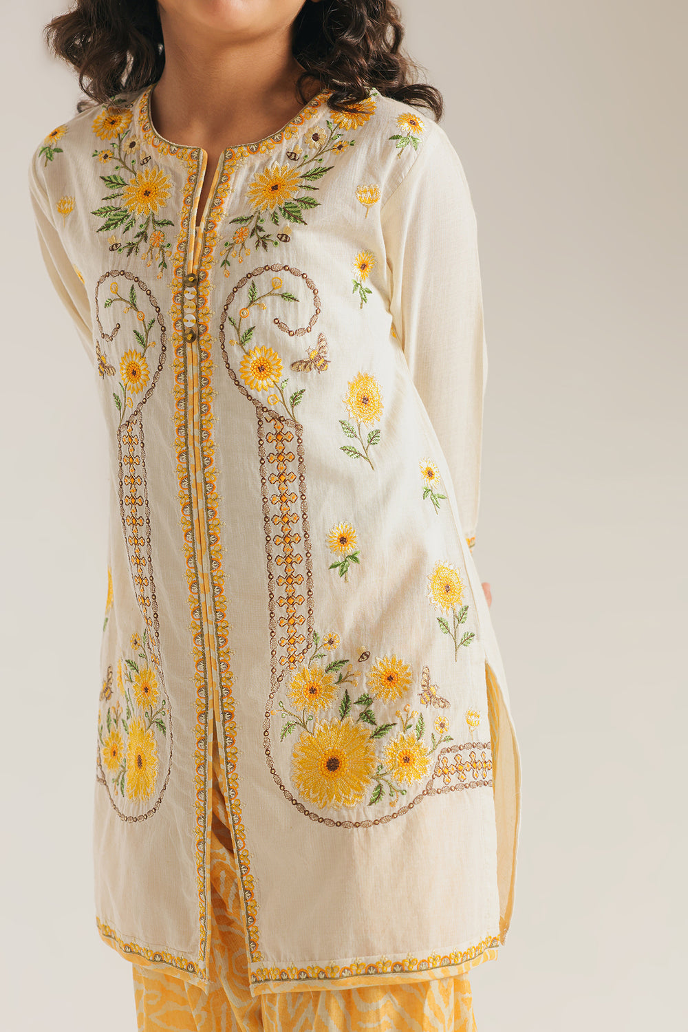 EMBROIDERED SUIT (E402/002/1043)