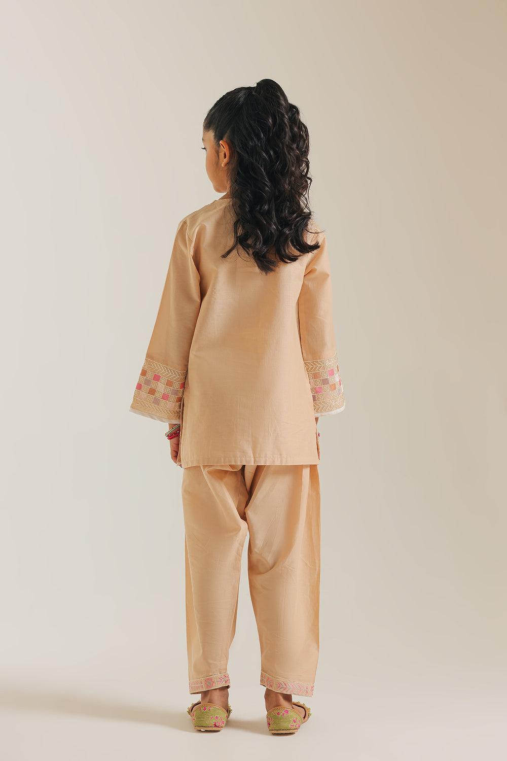 EMBROIDERED SUIT (E1052/402/808)