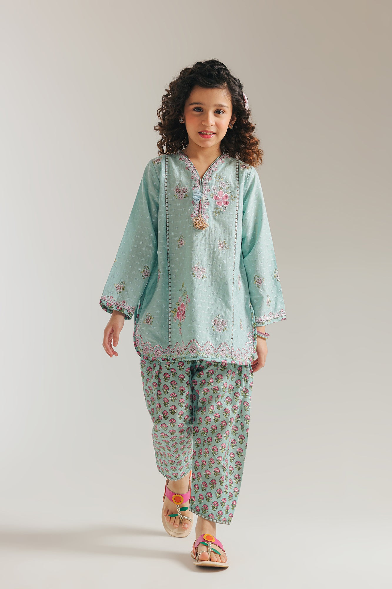 EMBROIDERED SUIT (E1055/402/719)