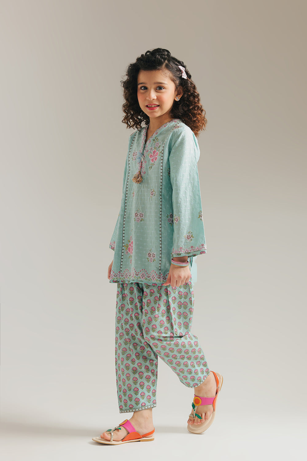 EMBROIDERED SUIT (E1055/402/719)