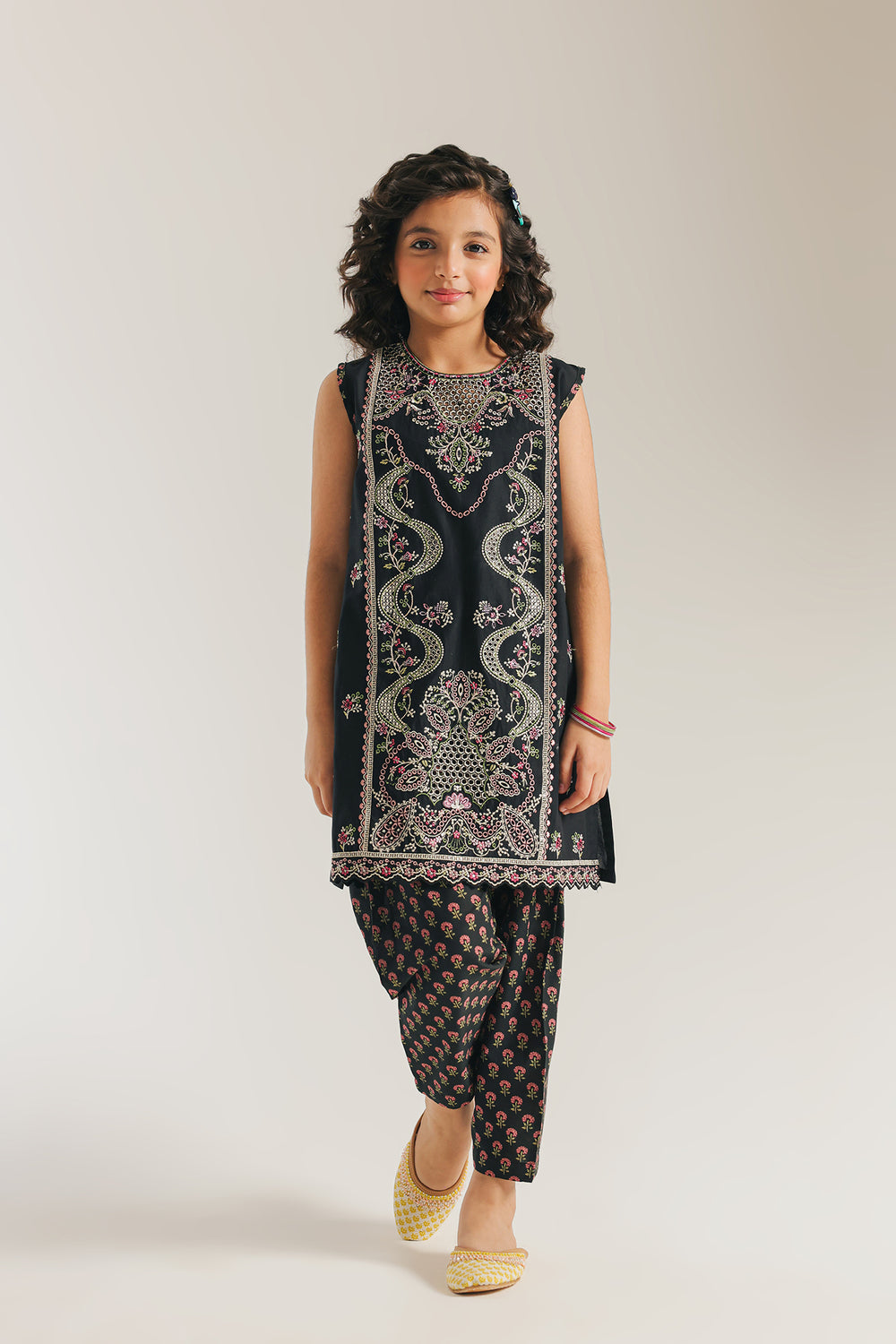 EMBROIDERED SUIT (E1056/402/902)